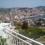 In With Sea View, Balcony, Air Conditioning, Wi-fi Hvar Town