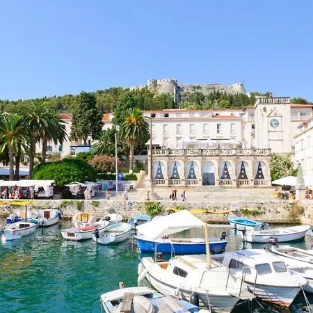 Διαμέρισμα In With Sea View, Balcony, Air Conditioning, Wi-fi