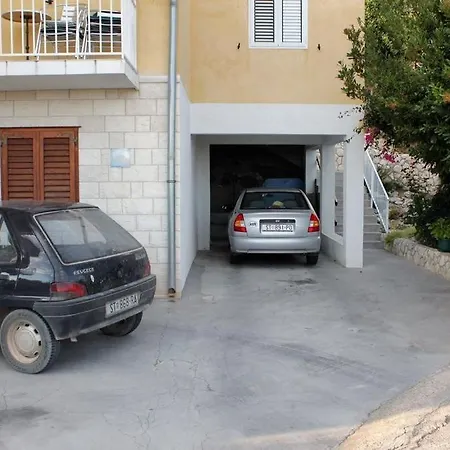 شقة In With Sea View, Balcony, Air Conditioning, Wi-fi